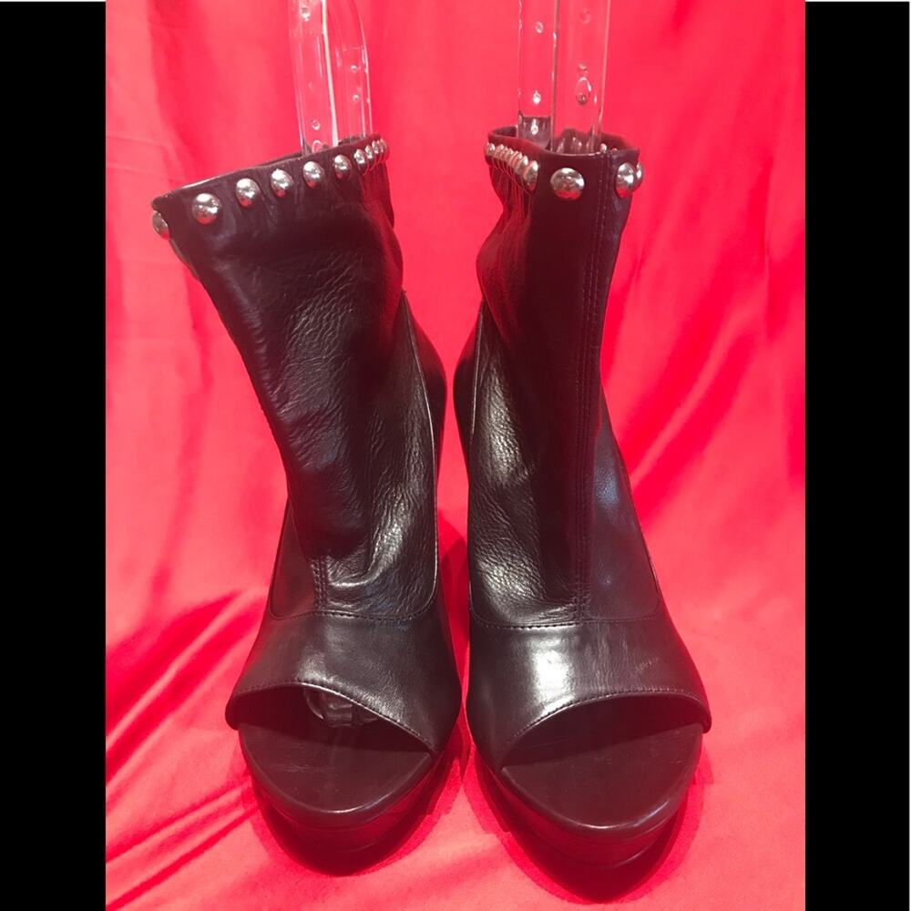 Shy🇮🇹open toe platform bottie with studs